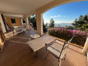 Bas de villa, vue mer, terrasse, clim, piscine